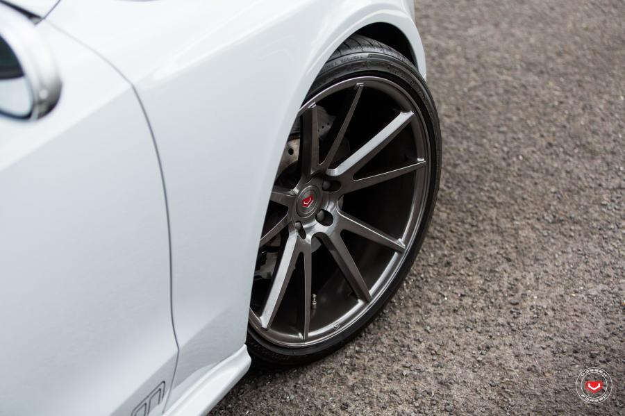 Детали экстерьера Audi RS5 Coupe on Vossen Wheels (VPS-301) 2017 года  (фото 29 из 48)